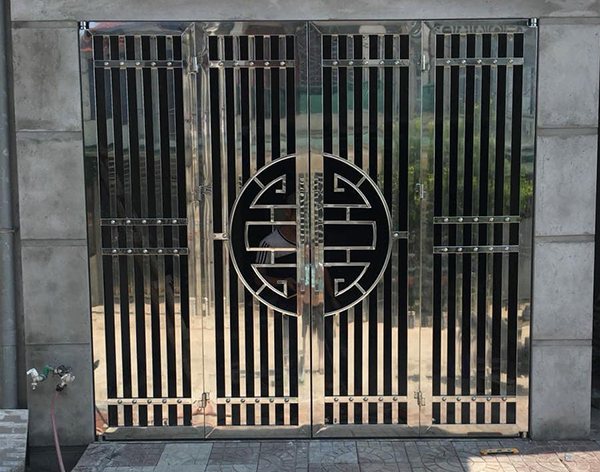 cửa cổng inox