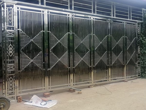cửa cổng inox