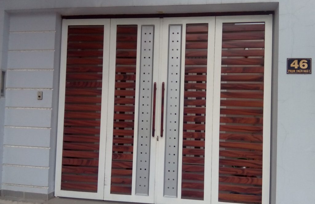cửa cổng sắt