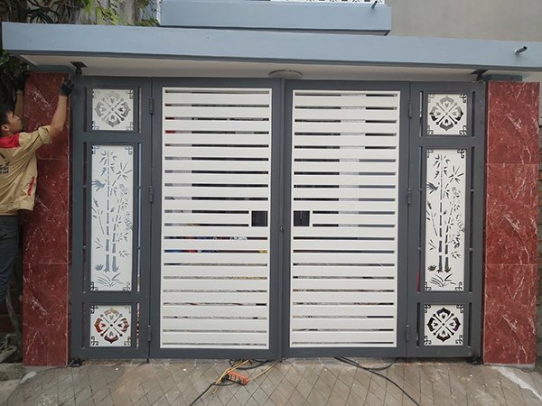cửa cổng sắt