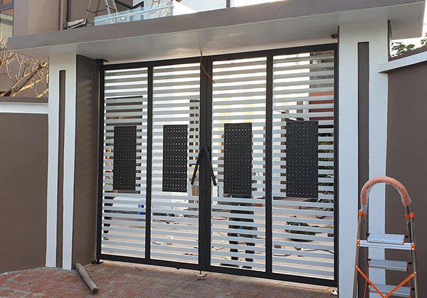 cửa cổng sắt