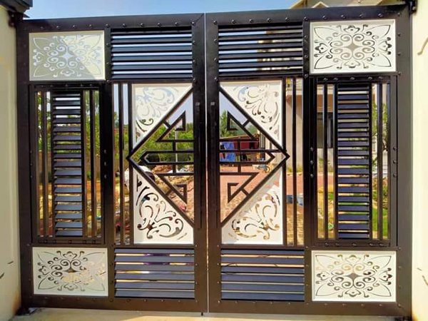 cửa cổng sắt