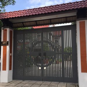 cửa cổng sắt
