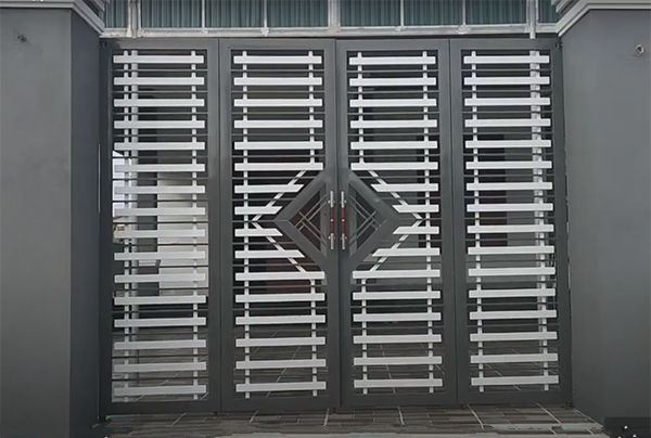 cửa cổng sắt