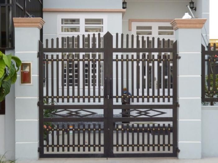 cửa cổng sắt