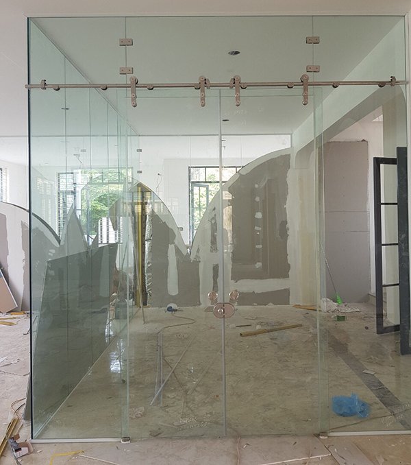 cửa kính cường lực