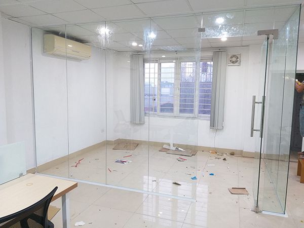 cửa kính cường lực