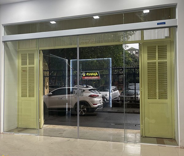 cửa kính cường lực