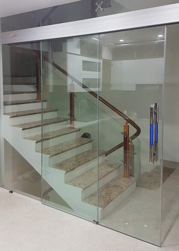 cửa kính cường lực