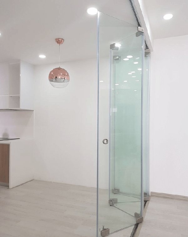 cửa kính cường lực