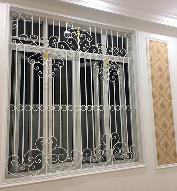 cửa cổ sắt