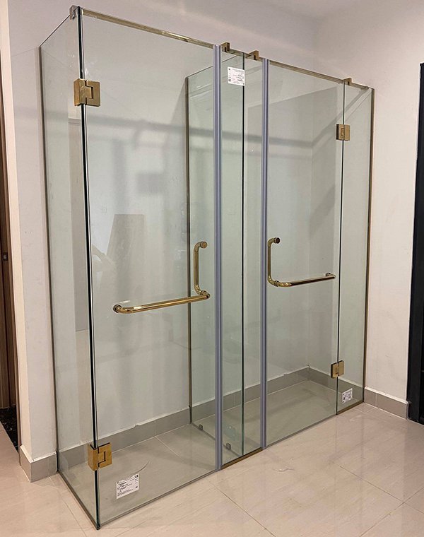 vách kính tắm