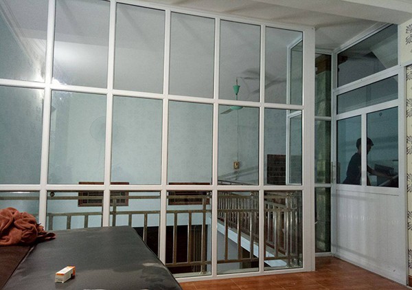 vách ngăn nhôm kính